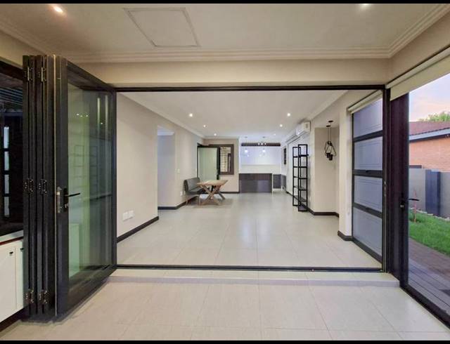 3 BEDROOM HOUSE FOR SALE IN MIDSTREAM ESTATE